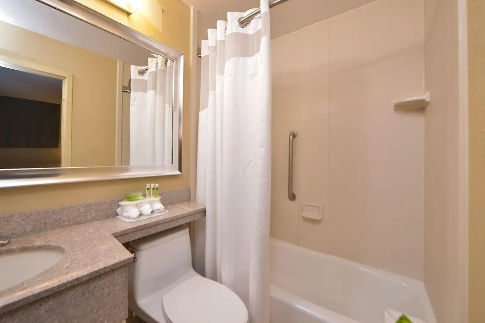 Holiday Inn Express Kennedy Airport New York