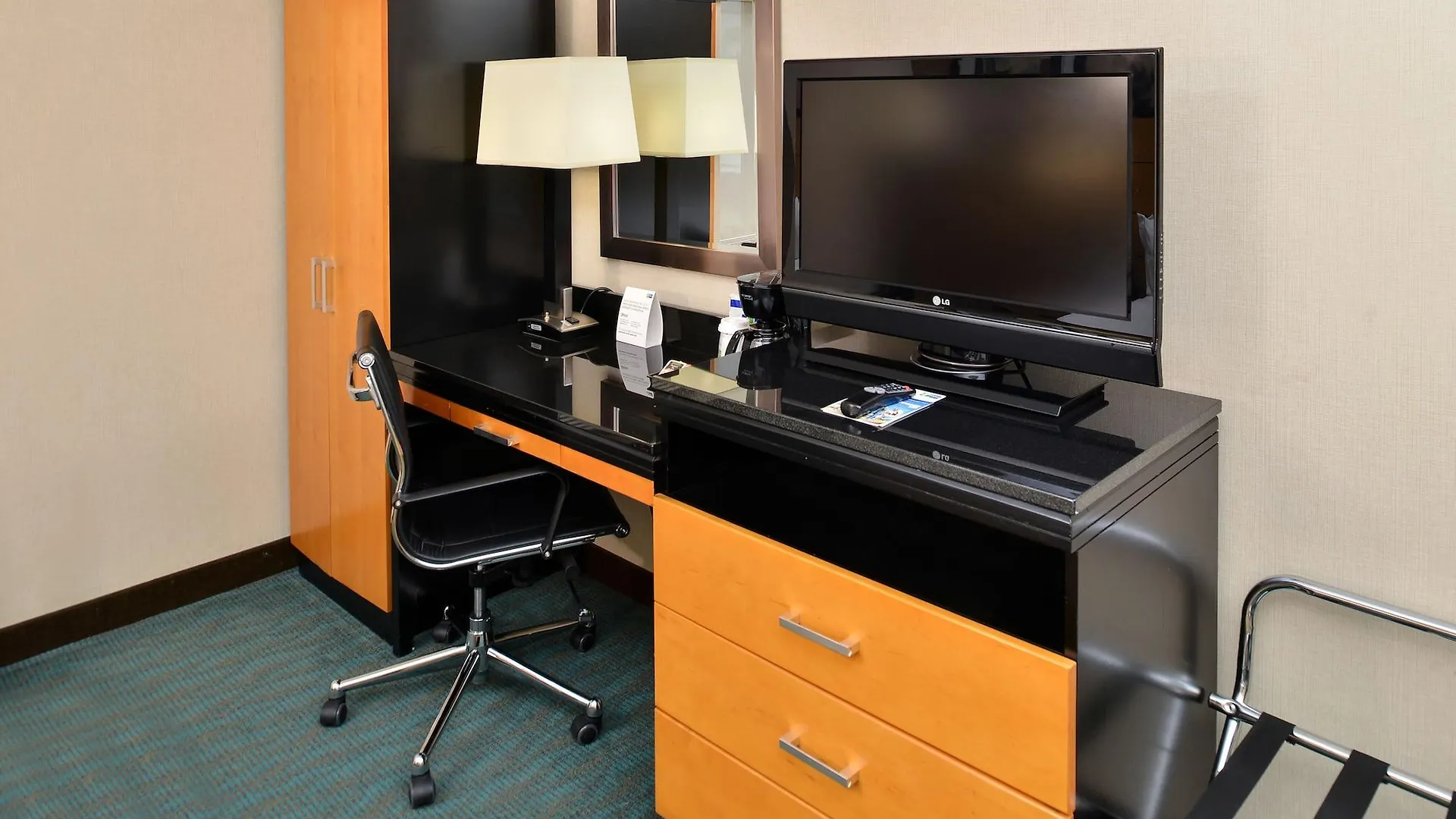 Holiday Inn Express Kennedy Airport New York