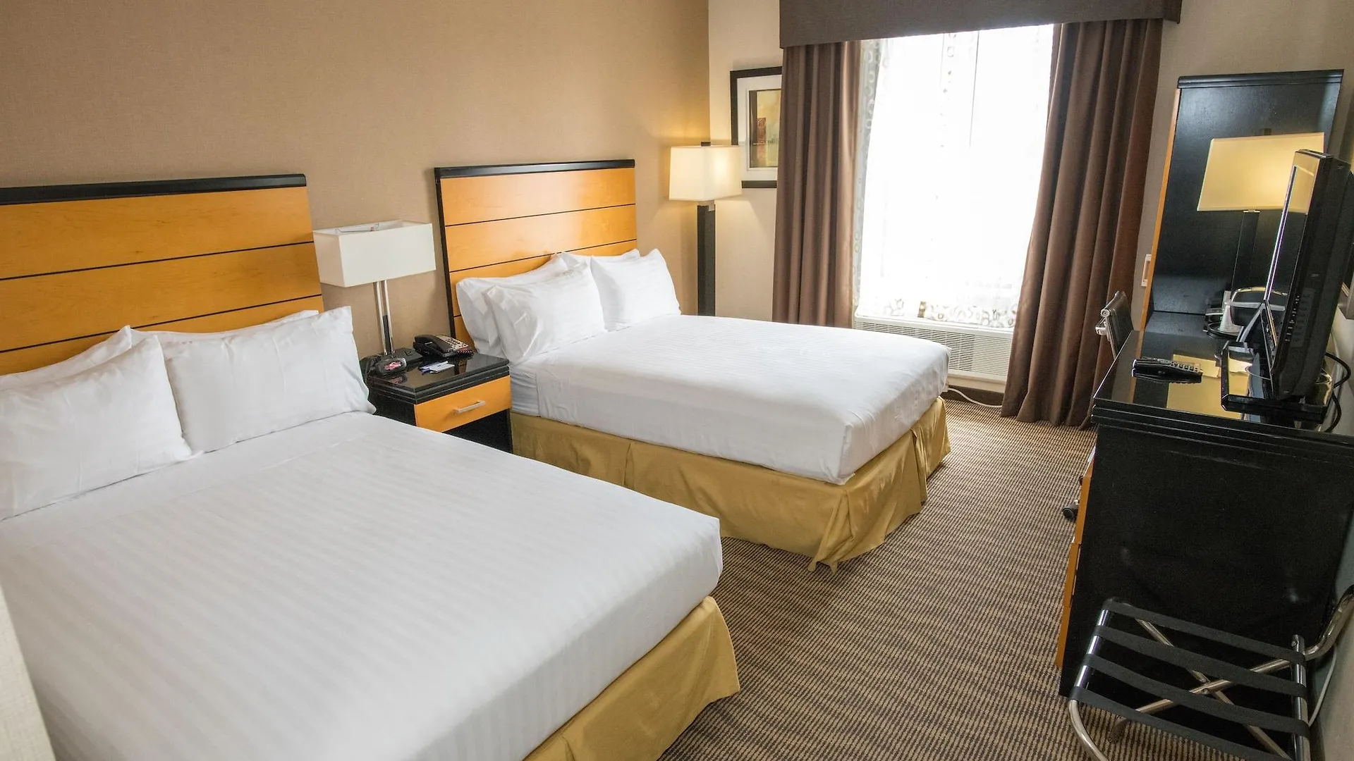 Holiday Inn Express Kennedy Airport New York 3*,