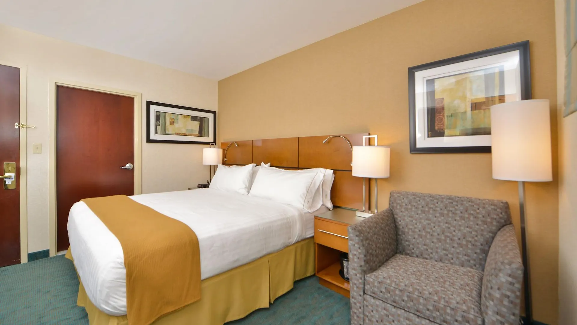 Holiday Inn Express Kennedy Airport New York Hotel