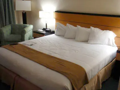 Holiday Inn Express Kennedy Airport New York Hotel