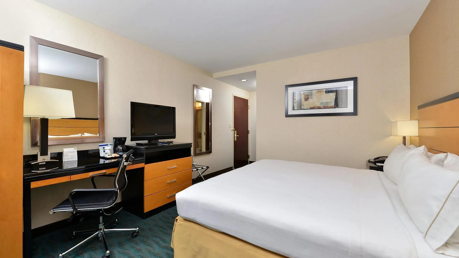 Holiday Inn Express Kennedy Airport New York Hotel
