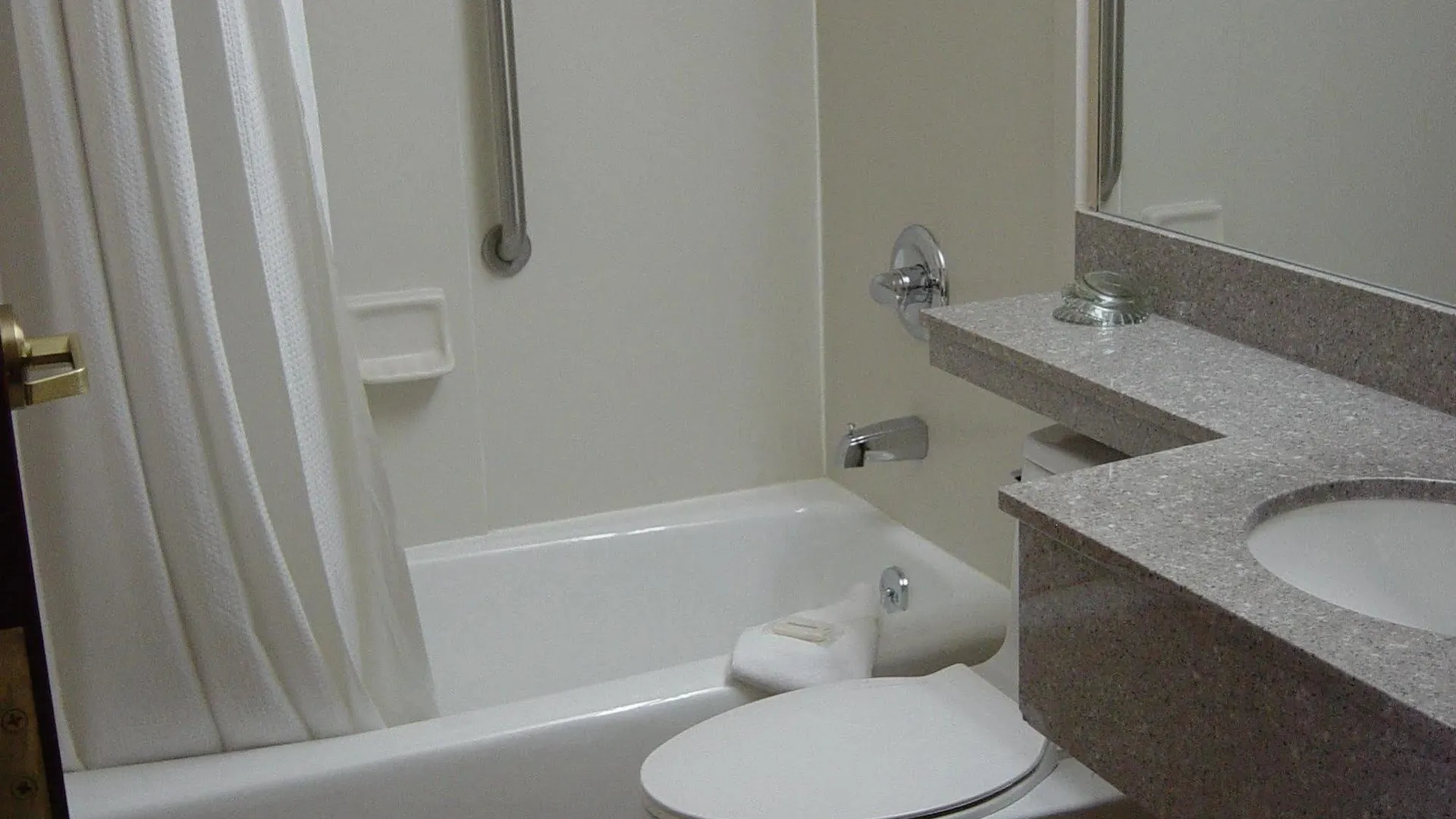 Holiday Inn Express Kennedy Airport New York 3*,  USA