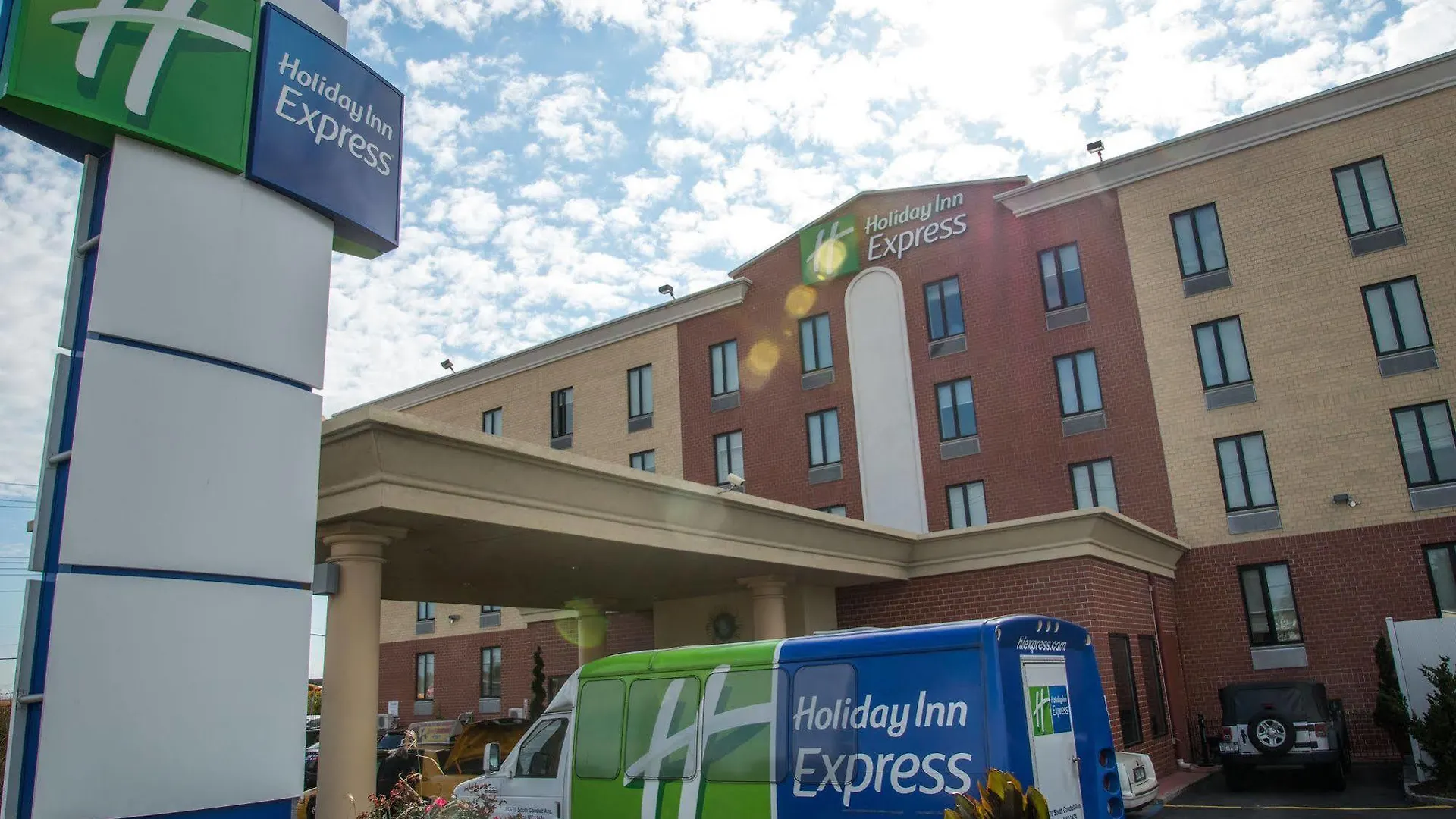 ***  Holiday Inn Express Kennedy Airport, An Ihg Hotel New York Amerikai Egyesült Államok